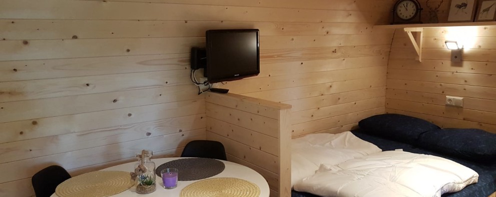Bed en tafel Woodlodge