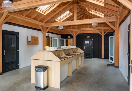 Sanitairgebouw binnenplaats.jpg