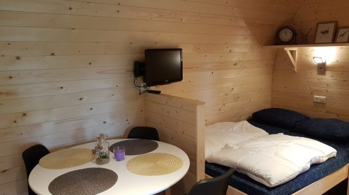 Bed en tafel Woodlodge