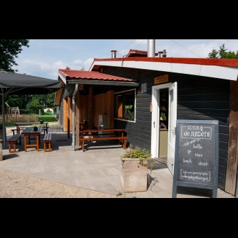 Snackcorner met terras